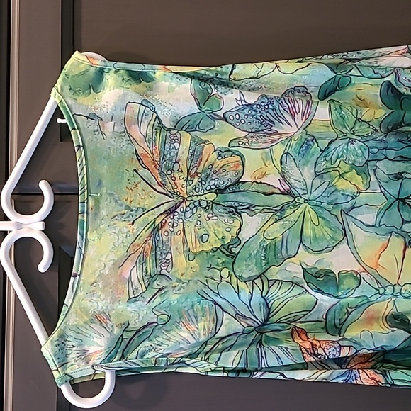 Sleeveless sundress, size XL, soft green with dragonfly and butterfly details - Picture 6 of 8